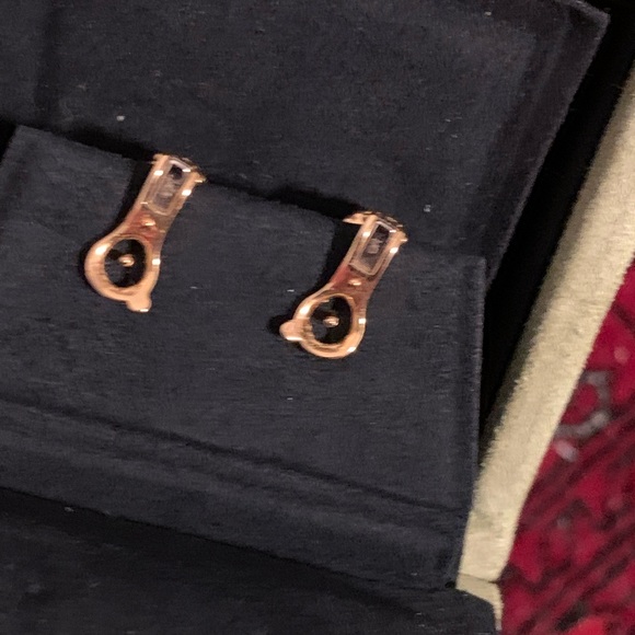 🟥SOLD🟥 Van Cleef and Arpels Onyx Vintage Alhambra Earrings - Picture 6 of 10